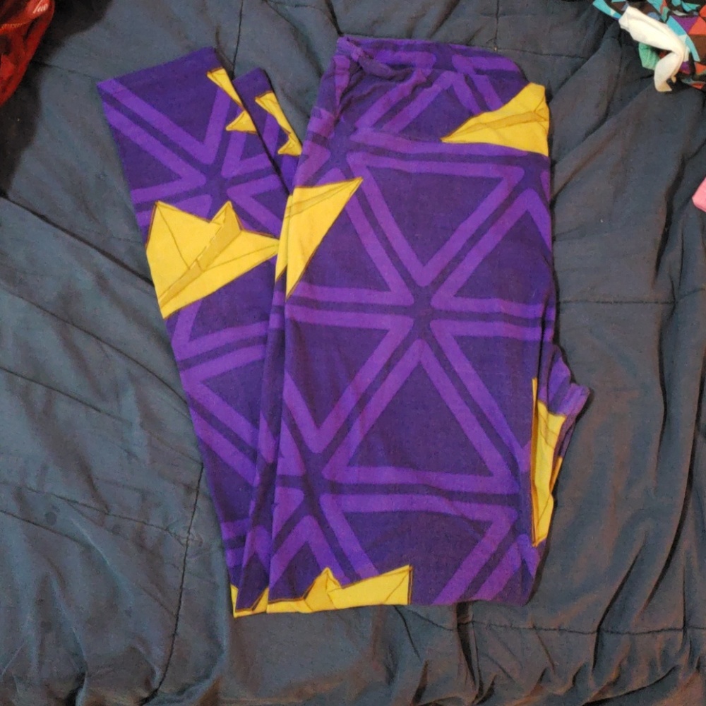 LulaRoe TC Leggings Purple with Yllw Ppr Airplanes